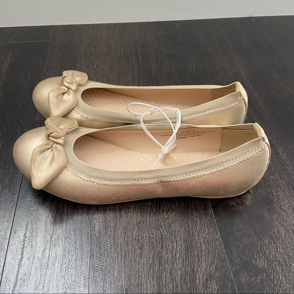 Harper Canyon Girls Flats with Bow in Gold colour - size 4M - Picture 7 of 10